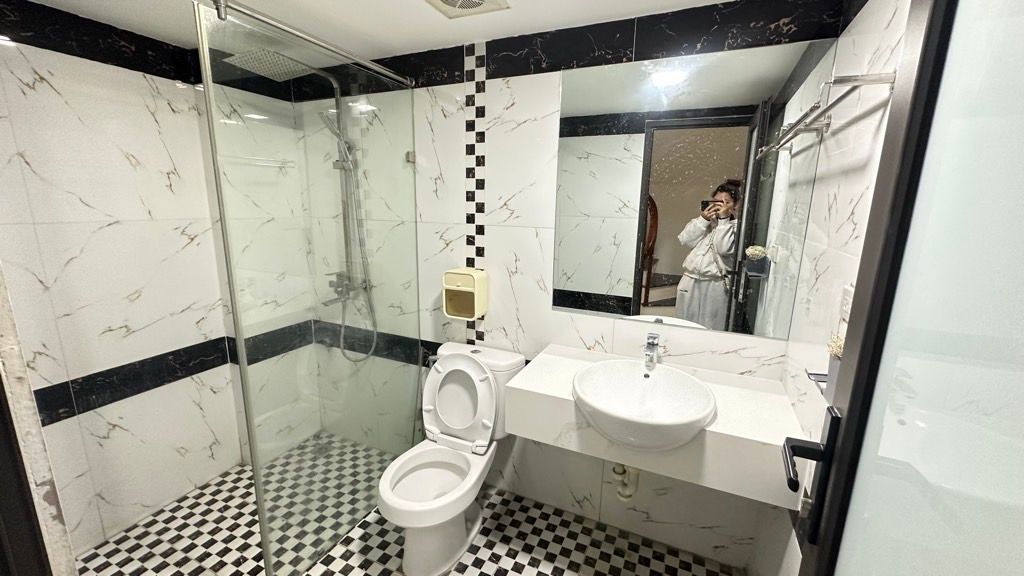 Bán nhà Lĩnh Nam - diện tích 30m2 4 tầng - Nhà đẹp, ô tô đỗ cửa - giá 6,7 tỷ