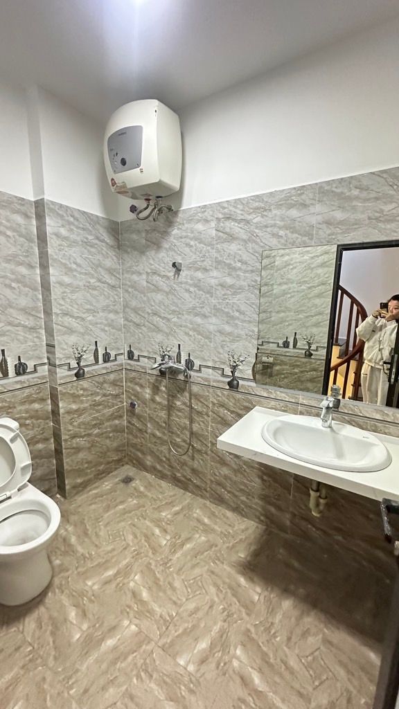 Bán nhà Lĩnh Nam - diện tích 30m2 4 tầng - Nhà đẹp, ô tô đỗ cửa - giá 6,7 tỷ