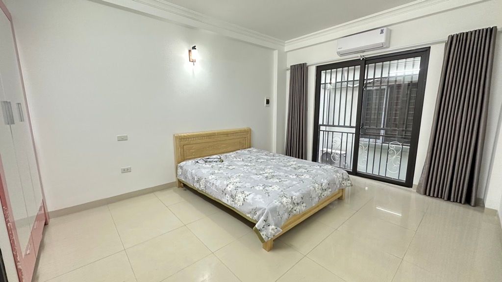 Bán nhà Lĩnh Nam - diện tích 30m2 4 tầng - Nhà đẹp, ô tô đỗ cửa - giá 6,7 tỷ