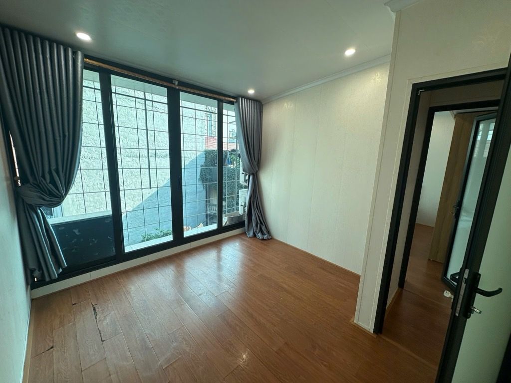 Bán nhà Nguyễn Trãi - diện tích 90m2 1 tầng - Sổ đỏ chính chủ - giá 5 tỷ