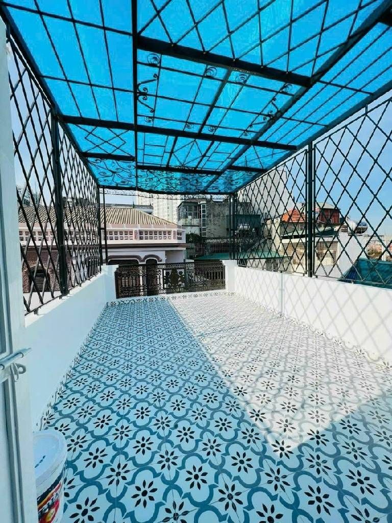 Bán nhà Kim Đồng - diện tích 40.4m2 6 tầng - ÔTÔ NGỦ TRONG NHÀ - giá 18,8 tỷ