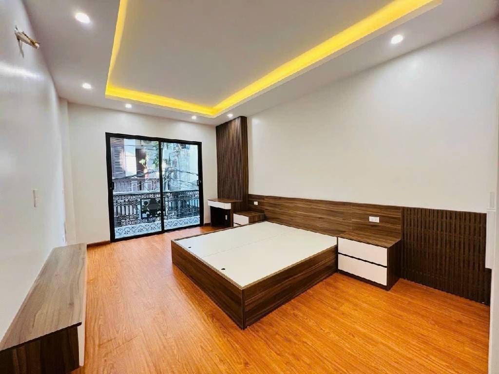 Bán nhà Kim Đồng - diện tích 40.4m2 6 tầng - ÔTÔ NGỦ TRONG NHÀ - giá 18,8 tỷ