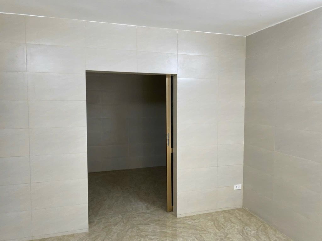 Bán nhà Hoàng Đạo Thành - diện tích 65m2 1 tầng - mặt ngõ ô tô tránh - giá 6,3 tỷ