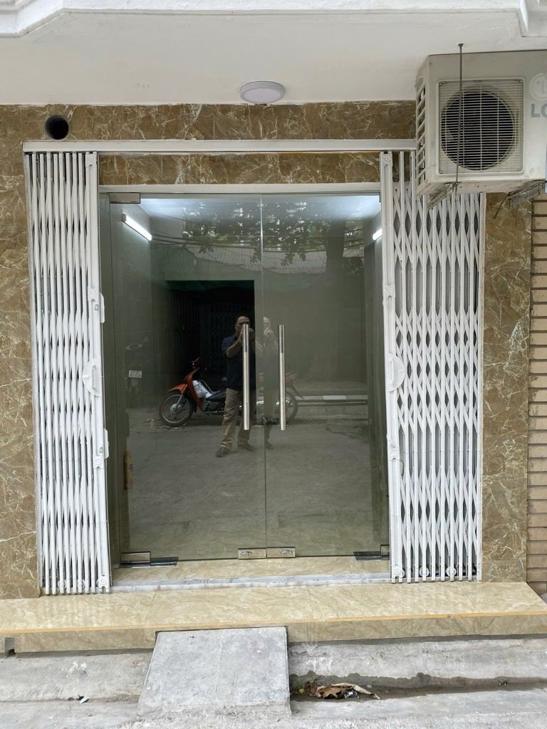 Bán nhà Hoàng Đạo Thành - diện tích 65m2 1 tầng - mặt ngõ ô tô tránh - giá 6,3 tỷ