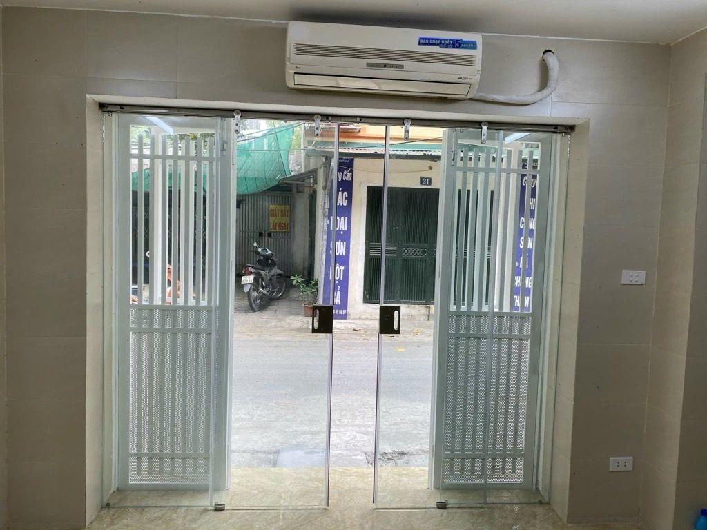 Bán nhà Hoàng Đạo Thành - diện tích 65m2 1 tầng - mặt ngõ ô tô tránh - giá 6,3 tỷ