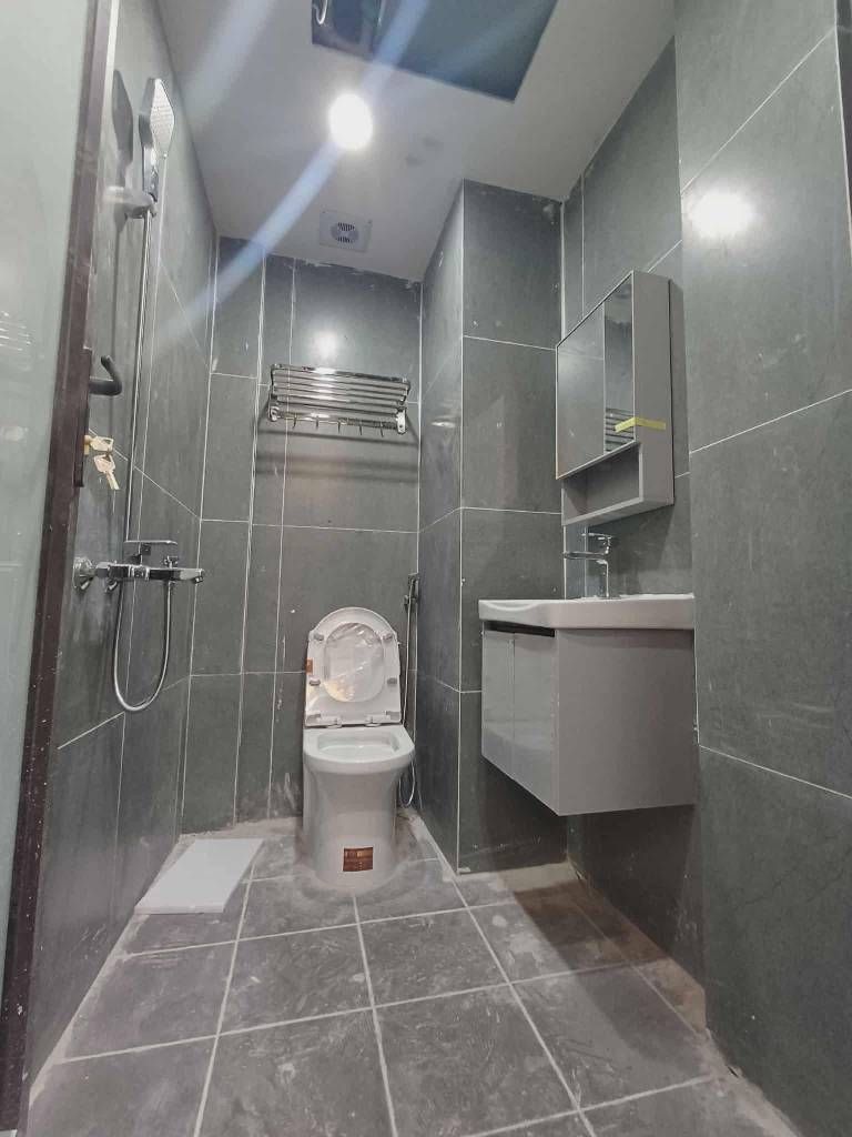 Bán nhà Hồng Mai - diện tích 43m2 6 tầng - Lô góc, ô tô tránh - giá 18,8 tỷ