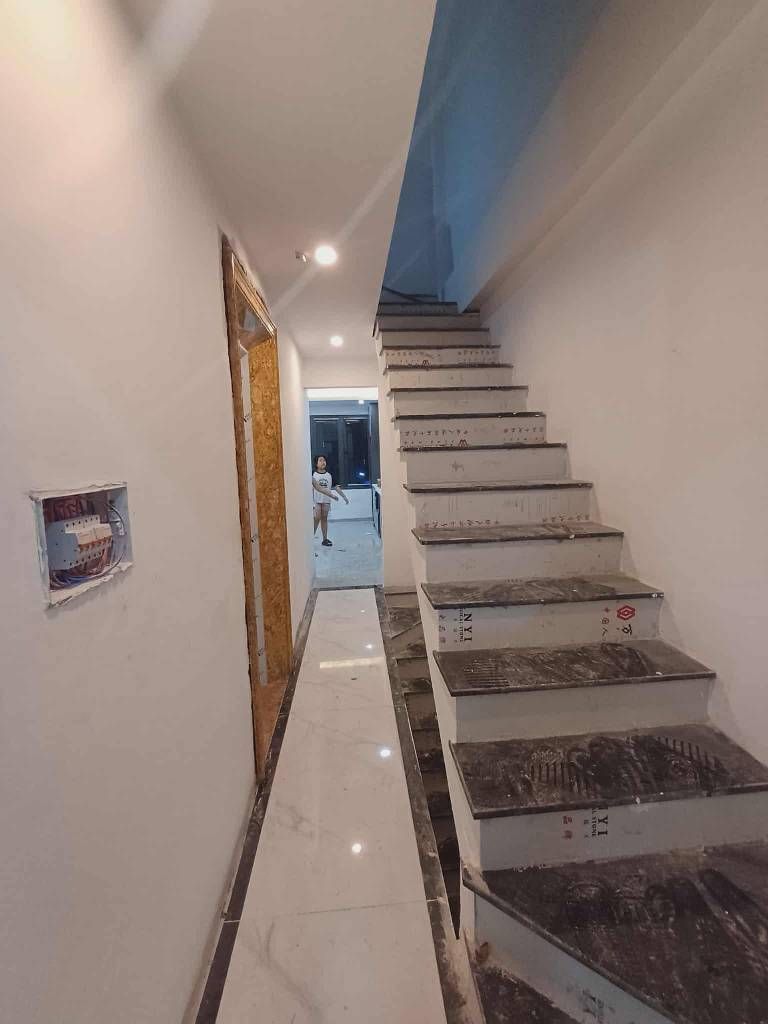 Bán nhà Hồng Mai - diện tích 43m2 6 tầng - Lô góc, ô tô tránh - giá 18,8 tỷ