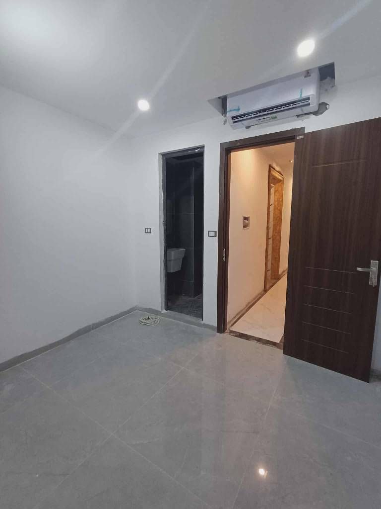 Bán nhà Hồng Mai - diện tích 43m2 6 tầng - Lô góc, ô tô tránh - giá 18,8 tỷ