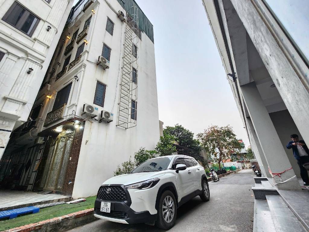 Bán nhà Khuyến Lương - diện tích 30m2 6 tầng - Ô TÔ ĐỖ CỬA - giá 8,4 tỷ