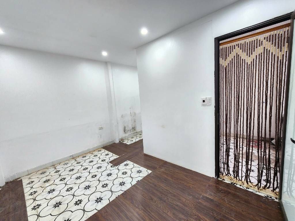 Bán nhà Khuyến Lương - diện tích 30m2 6 tầng - Ô TÔ ĐỖ CỬA - giá 8,4 tỷ