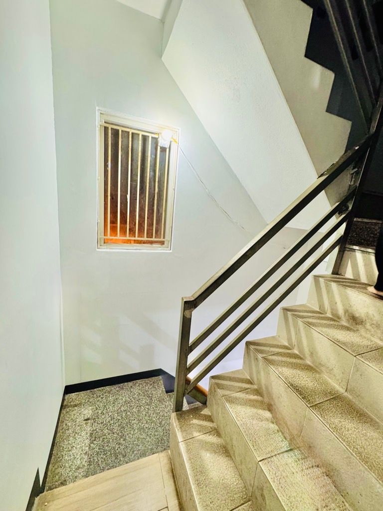 Bán nhà Nguyễn Đức Cảnh - diện tích 33m2 3 tầng - Mặt ngõ ba gác - giá 3,5 tỷ