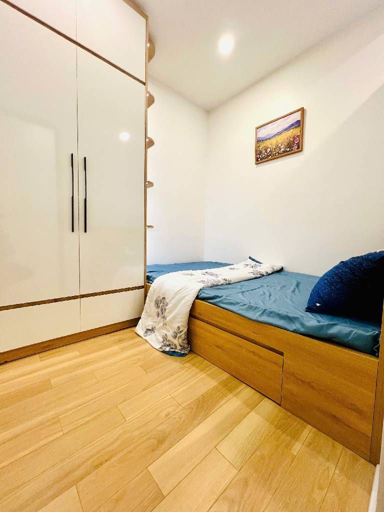 Bán nhà Thái Thịnh - diện tích 65m2 4 tầng - nhà đẹp hiện đại đầy đủ nội thất - giá 3,8 tỷ