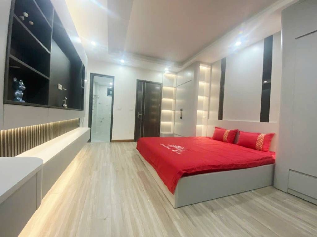 Bán nhà Nguyễn Văn Viên - diện tích 30m2 5 tầng - Ngõ thông - giá 8,3 tỷ