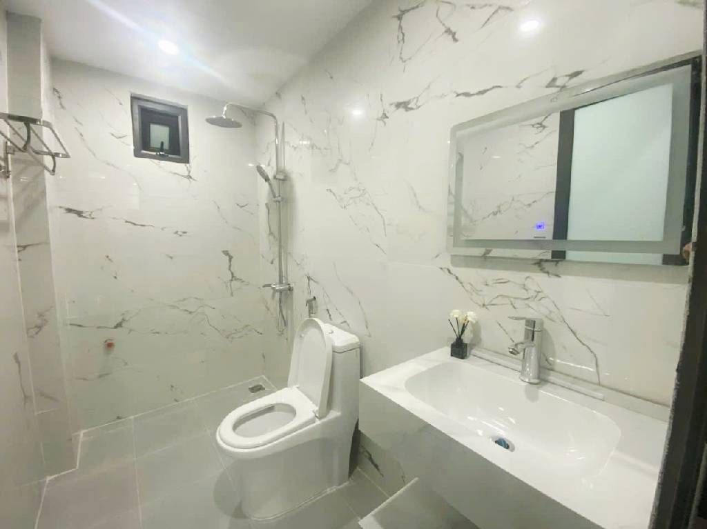 Bán nhà Nguyễn Văn Viên - diện tích 30m2 5 tầng - Ngõ thông - giá 8,3 tỷ