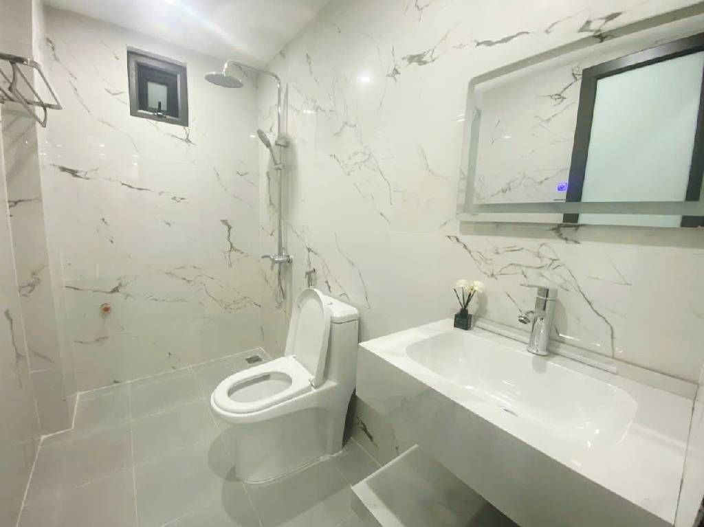 Bán nhà Nguyễn Văn Viên - diện tích 30m2 5 tầng - Ngõ thông - giá 8,3 tỷ