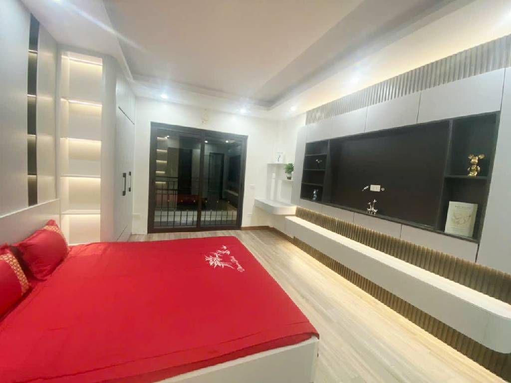 Bán nhà Nguyễn Văn Viên - diện tích 30m2 5 tầng - Ngõ thông - giá 8,3 tỷ