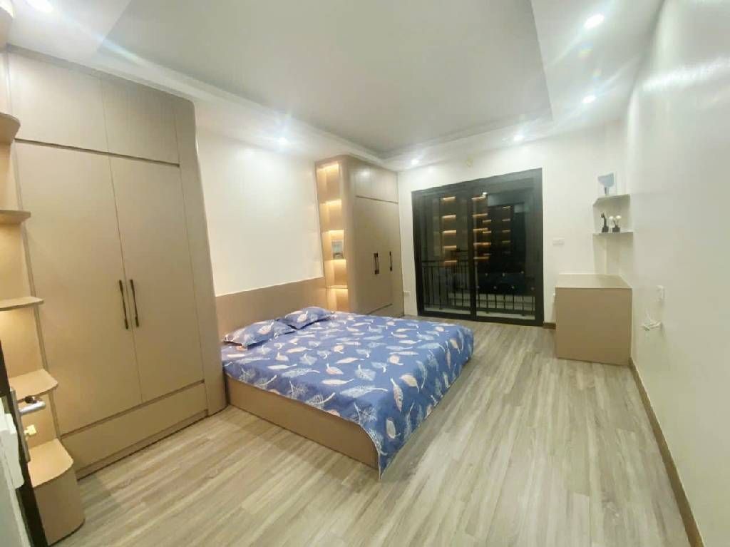 Bán nhà Nguyễn Văn Viên - diện tích 30m2 5 tầng - Ngõ thông - giá 8,3 tỷ