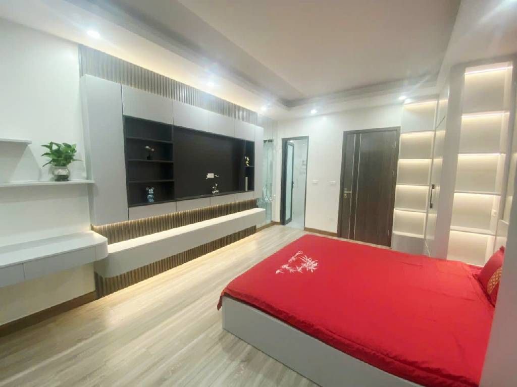 Bán nhà Nguyễn Văn Viên - diện tích 30m2 5 tầng - Ngõ thông - giá 8,3 tỷ