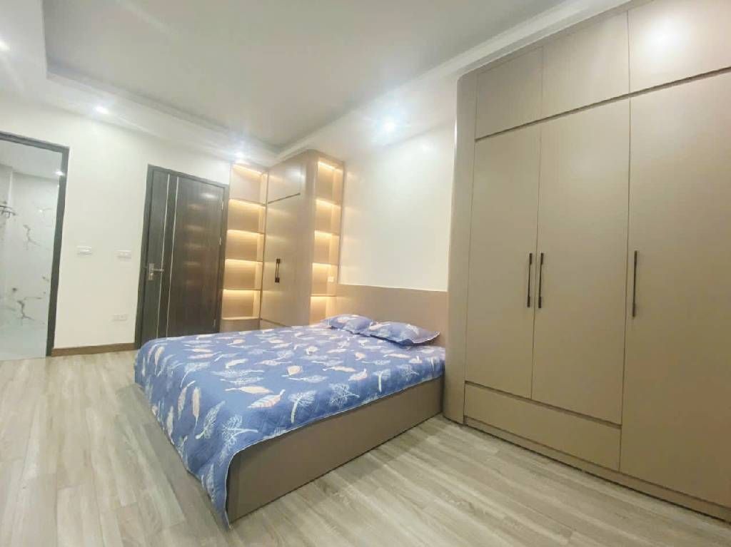 Bán nhà Nguyễn Văn Viên - diện tích 30m2 5 tầng - Ngõ thông - giá 8,3 tỷ