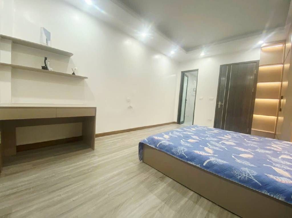 Bán nhà Nguyễn Văn Viên - diện tích 30m2 5 tầng - Ngõ thông - giá 8,3 tỷ