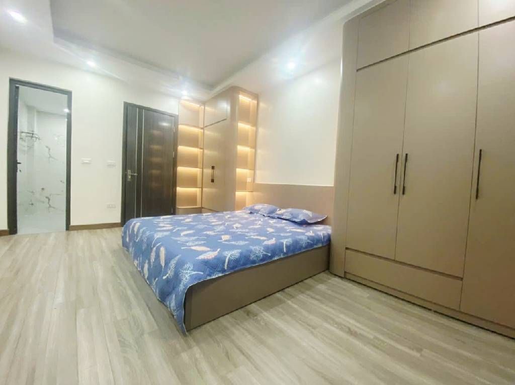 Bán nhà Nguyễn Văn Viên - diện tích 30m2 5 tầng - Ngõ thông - giá 8,3 tỷ