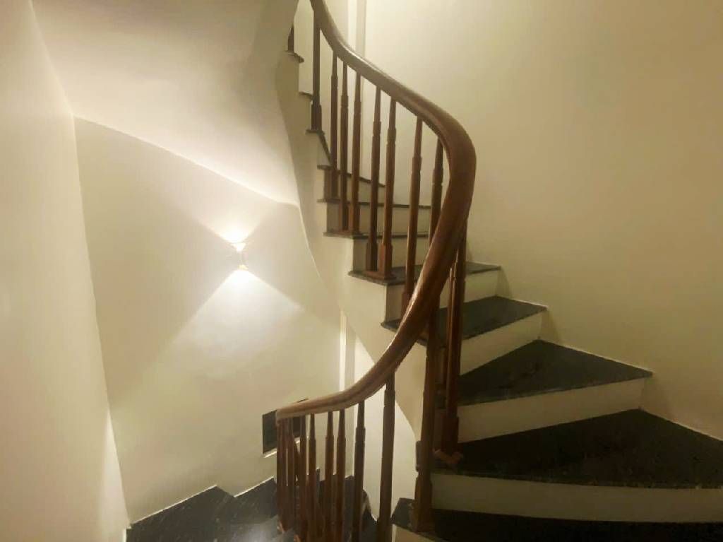 Bán nhà Nguyễn Văn Viên - diện tích 30m2 5 tầng - Ngõ thông - giá 8,3 tỷ