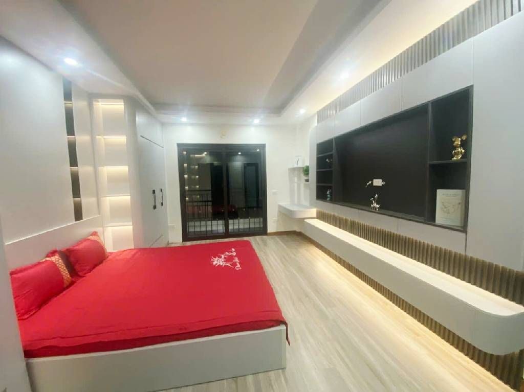 Bán nhà Nguyễn Văn Viên - diện tích 30m2 5 tầng - Ngõ thông - giá 8,3 tỷ