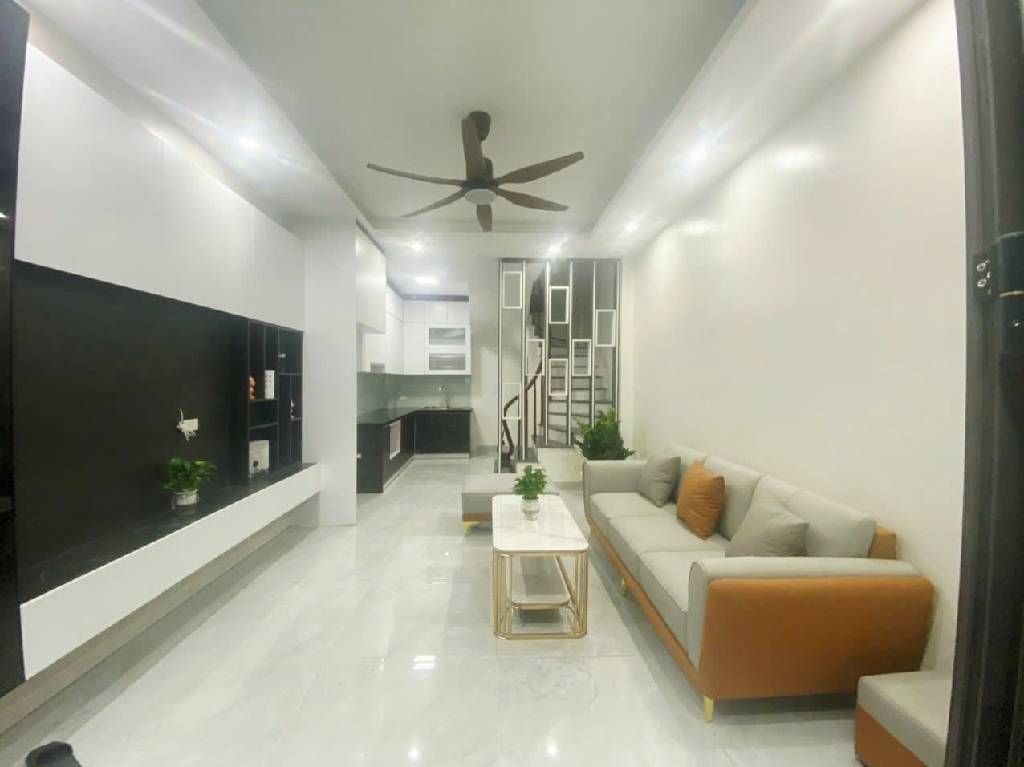 Bán nhà Nguyễn Văn Viên - diện tích 30m2 5 tầng - Ngõ thông - giá 8,3 tỷ