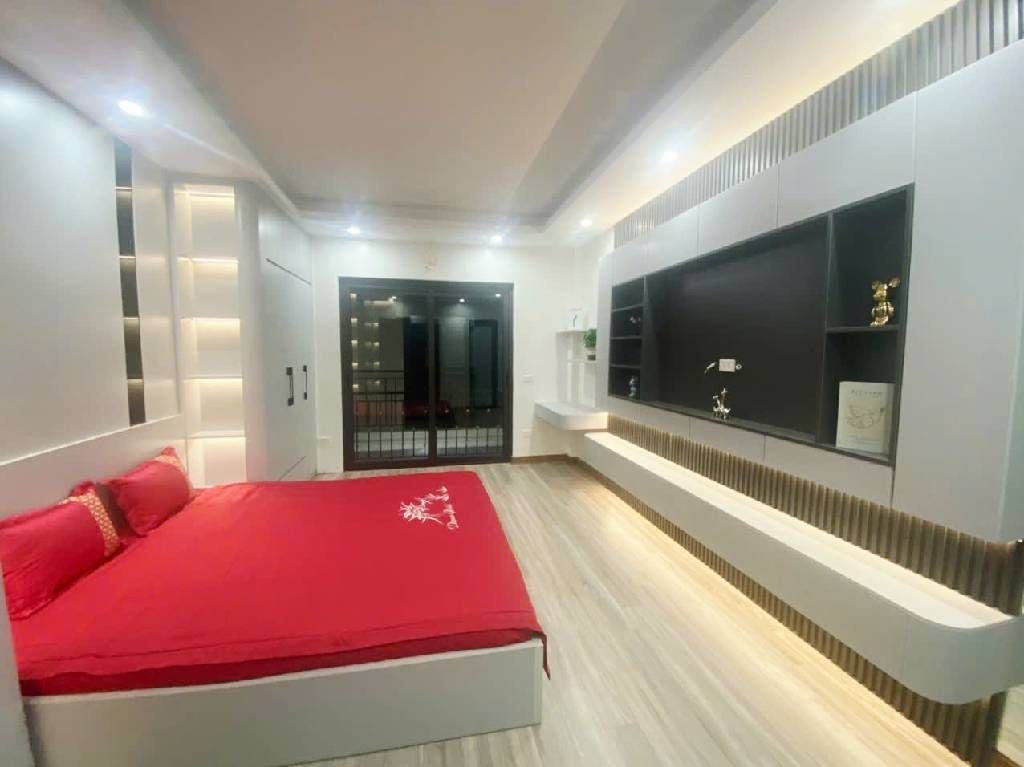 Bán nhà Nguyễn Văn Viên - diện tích 30m2 5 tầng - Ngõ thông - giá 8,3 tỷ