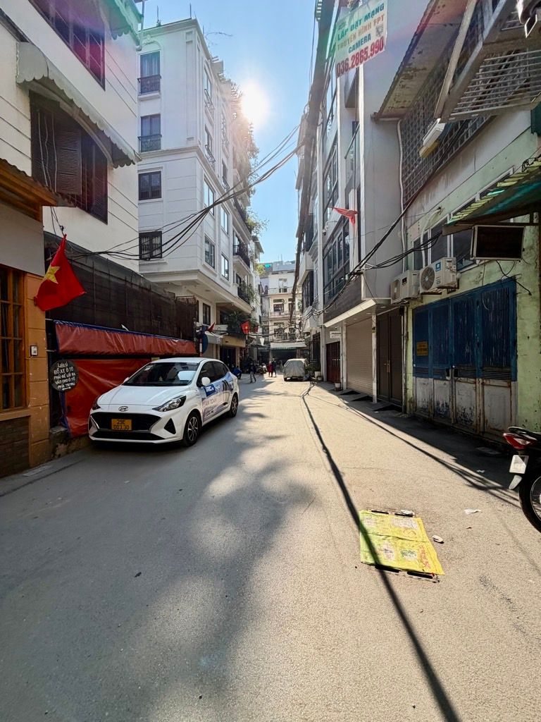 Bán nhà Thổ Quan - diện tích 32.1m2 6 tầng - Siêu phẩm xây mới thang máy - giá 10,1 tỷ