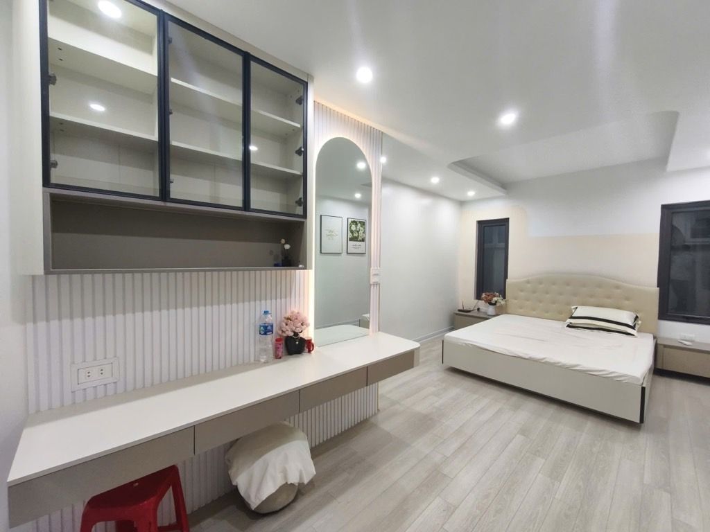 Bán nhà Linh Quang - diện tích 31m2 5 tầng - Ngõ thông gần hồ - giá 9,6 tỷ