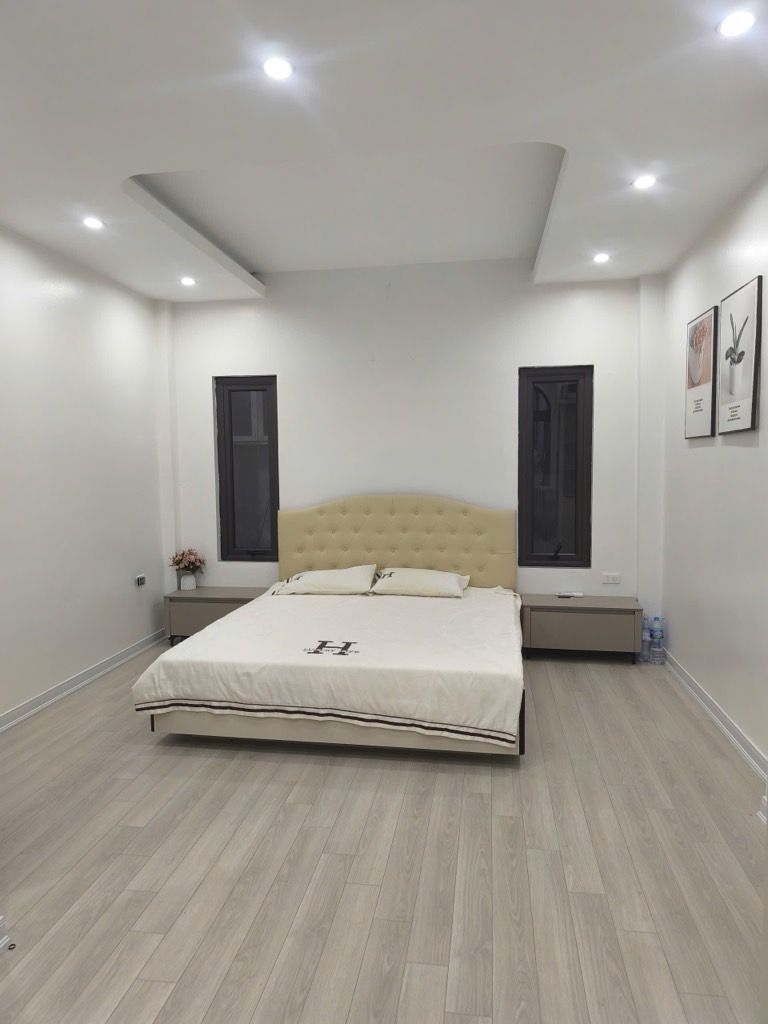 Bán nhà Linh Quang - diện tích 31m2 5 tầng - Ngõ thông gần hồ - giá 9,6 tỷ