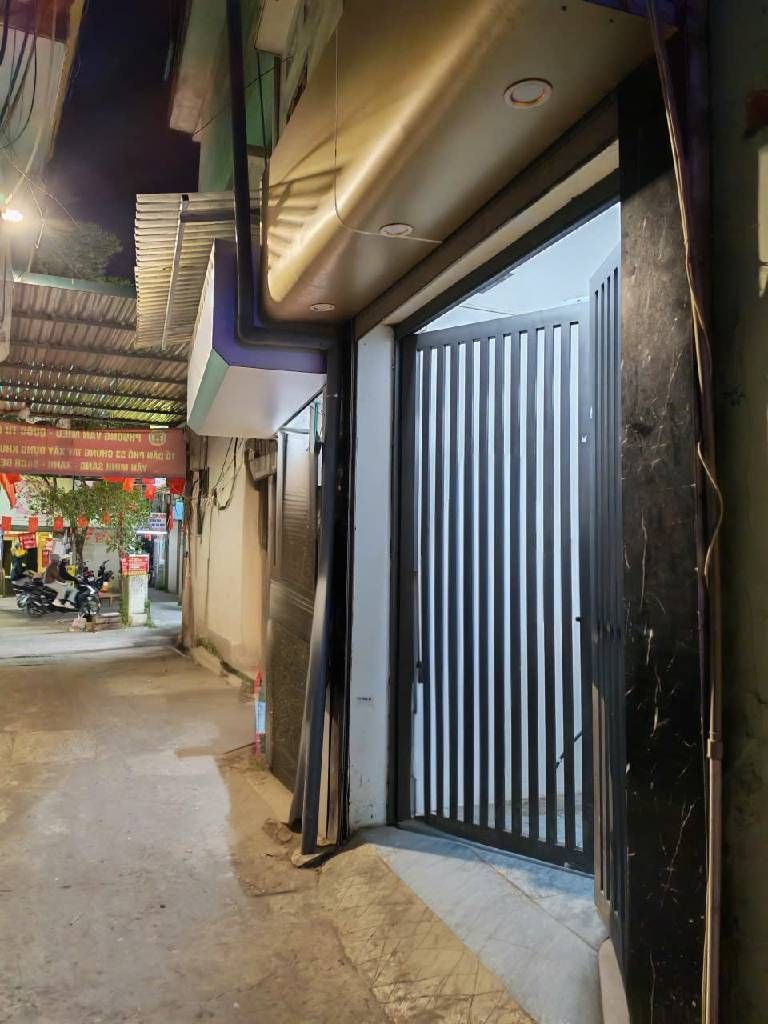 Bán nhà Khâm Thiên - diện tích 18m2 4 tầng - Mặt ngõ to ô tô tránh - giá 7 tỷ