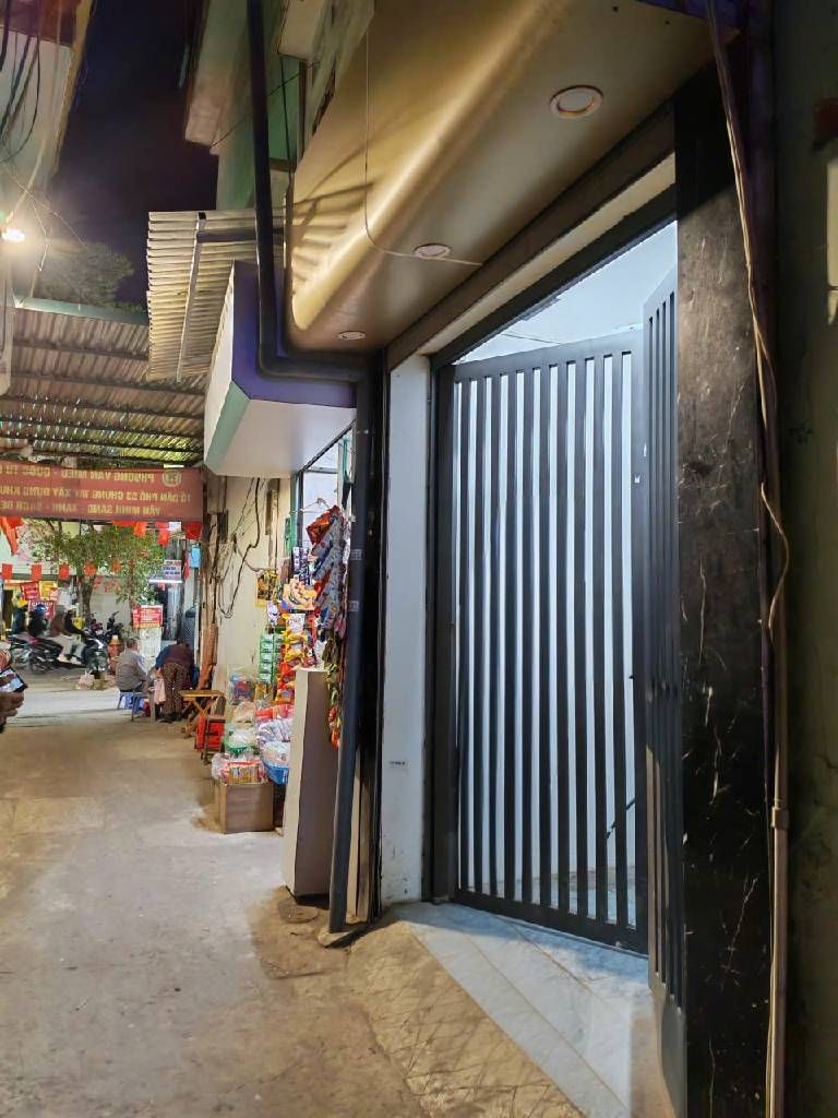 Bán nhà Khâm Thiên - diện tích 18m2 4 tầng - Mặt ngõ to ô tô tránh - giá 7 tỷ