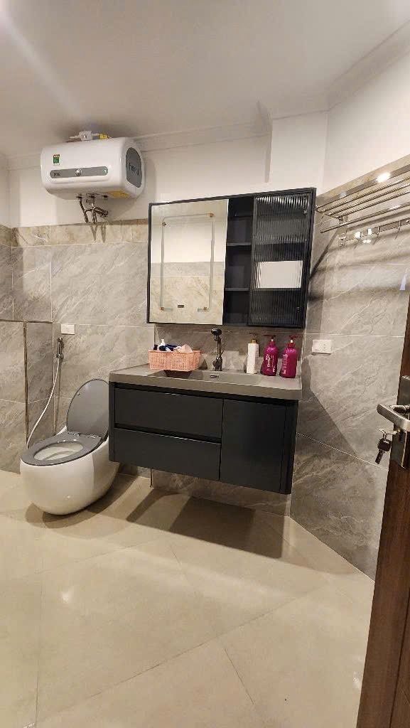 Bán nhà Thịnh Quang - diện tích 40m2 6 tầng - Nhà xây mới có GPXD thang máy xịn - giá 11,6 tỷ