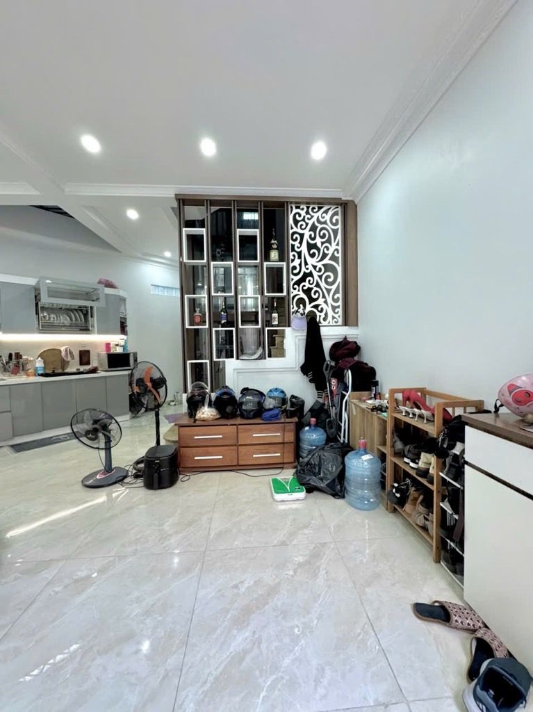 Bán nhà Thịnh Quang - diện tích 40m2 6 tầng - Nhà xây mới có GPXD thang máy xịn - giá 11,6 tỷ