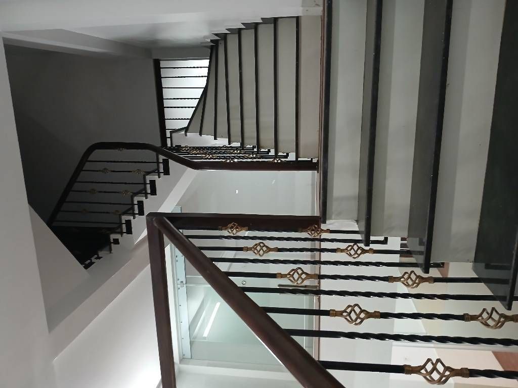 Bán nhà Tây Nam Linh Đàm - diện tích 60m2 5 tầng - ô tô tránh - giá 20,75 tỷ