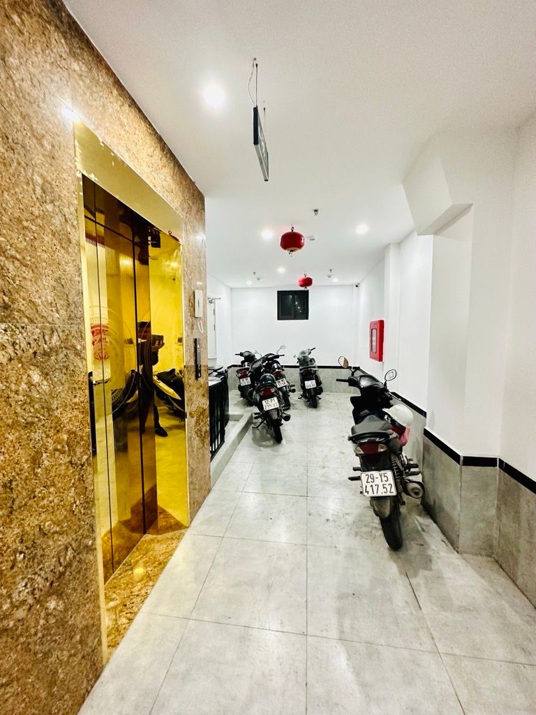 Bán nhà Minh Khai - diện tích 42,2m2 5 tầng - Ngõ thẳng tắp, 1 bước ra phố - giá 12,8 tỷ