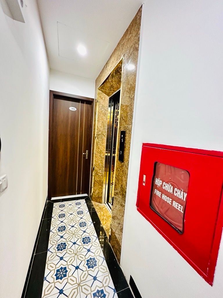 Bán nhà Minh Khai - diện tích 42,2m2 5 tầng - Ngõ thẳng tắp, 1 bước ra phố - giá 12,8 tỷ