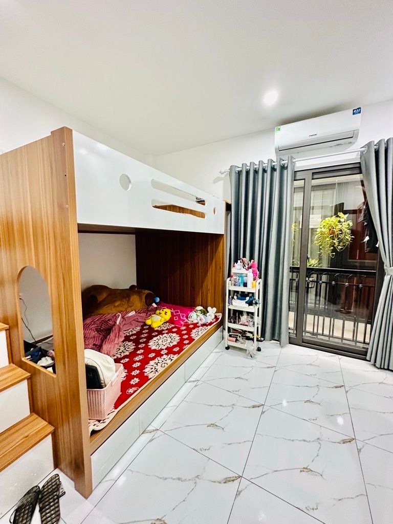 Bán nhà Minh Khai - diện tích 42,2m2 5 tầng - Ngõ thẳng tắp, 1 bước ra phố - giá 12,8 tỷ