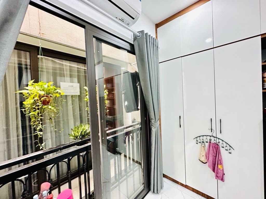 Bán nhà Minh Khai - diện tích 42,2m2 5 tầng - Ngõ thẳng tắp, 1 bước ra phố - giá 12,8 tỷ