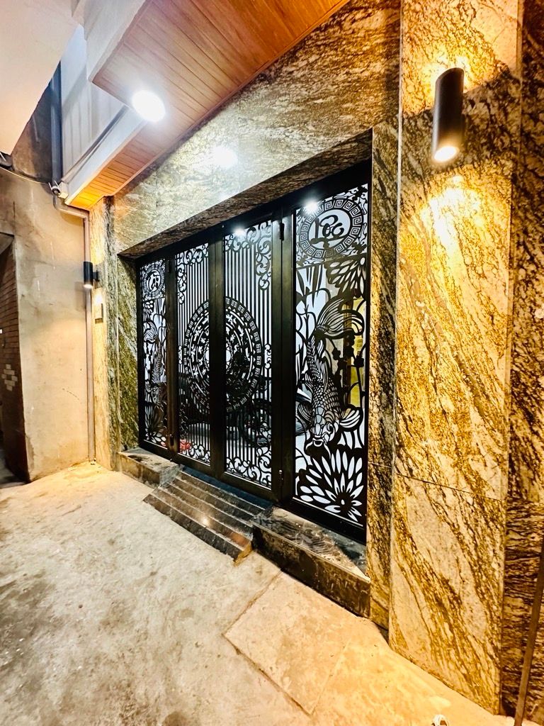 Bán nhà Minh Khai - diện tích 42,2m2 5 tầng - Ngõ thẳng tắp, 1 bước ra phố - giá 12,8 tỷ