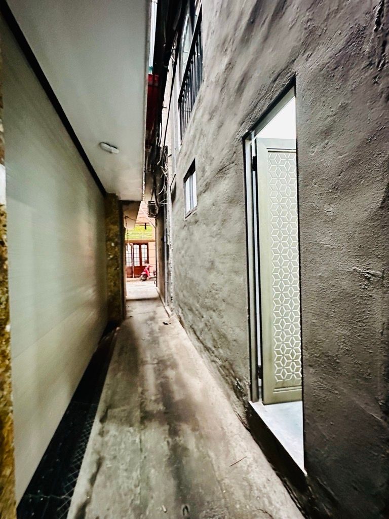 Bán nhà Minh Khai - diện tích 42,2m2 5 tầng - Ngõ thẳng tắp, 1 bước ra phố - giá 12,8 tỷ