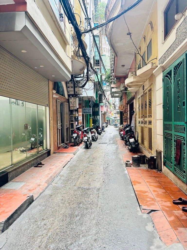 Bán nhà Minh Khai - diện tích 42,2m2 5 tầng - Ngõ thẳng tắp, 1 bước ra phố - giá 12,8 tỷ