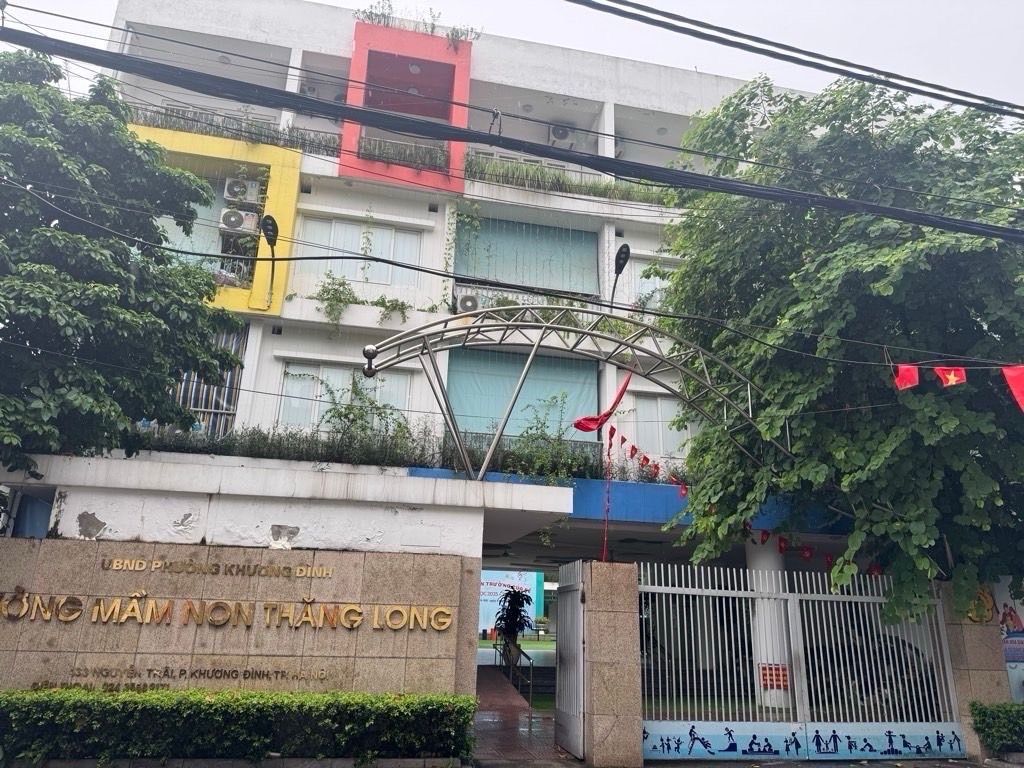 Bán nhà NGUYỄN TRÃI - diện tích 35m2 1 tầng - Ô TÔ ĐỖ NGAY CỬA - giá 2,9 tỷ