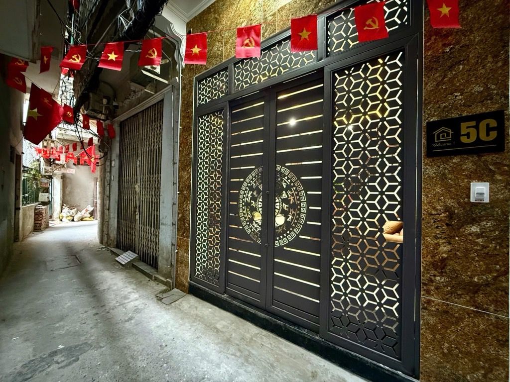 Bán nhà Trường Chinh - diện tích 34m2 4 tầng - Mặt ngõ thông - giá 9,6 tỷ