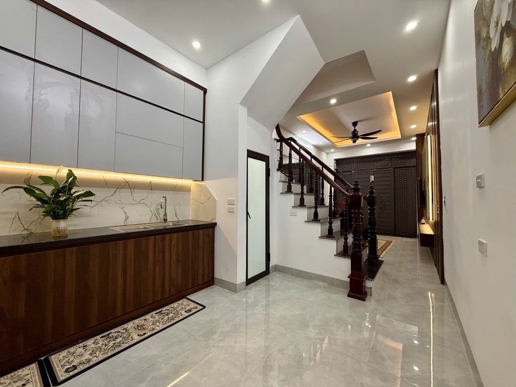 Bán nhà Trường Chinh - diện tích 34m2 4 tầng - Mặt ngõ thông - giá 9,6 tỷ