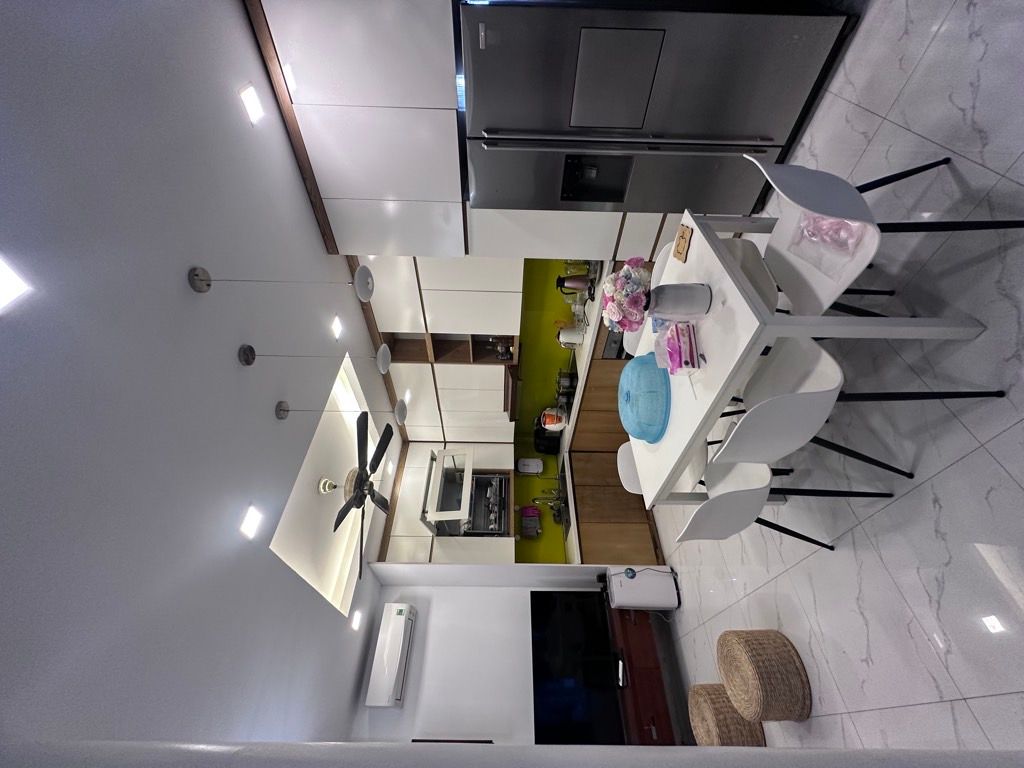 Bán nhà Ô Đồng Lầm - diện tích 41m2 4 tầng - Lô góc, ô tô tránh - giá 15,8 tỷ