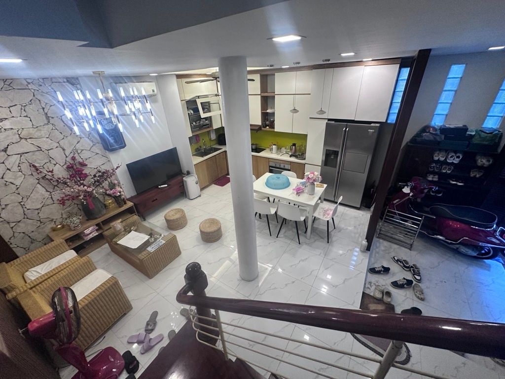 Bán nhà Ô Đồng Lầm - diện tích 41m2 4 tầng - Lô góc, ô tô tránh - giá 15,8 tỷ