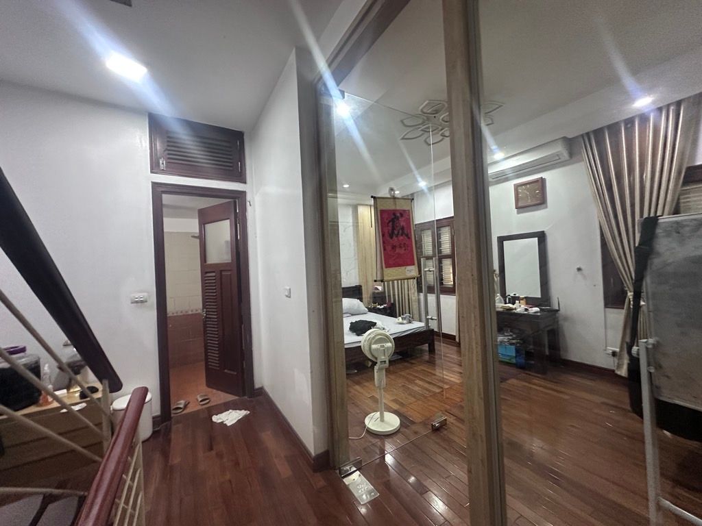 Bán nhà Ô Đồng Lầm - diện tích 41m2 4 tầng - Lô góc, ô tô tránh - giá 15,8 tỷ